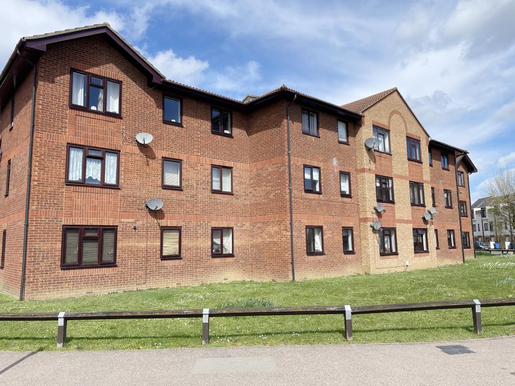 Lot: 53 - TWO-BEDROOM FLAT INVESTMENT - External image of two bed flat in Essex for auction
